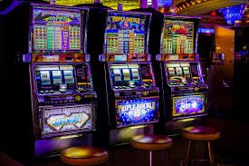 Sảnh Live Casino baccarat với dealer thật tại ev88 Việt Nam